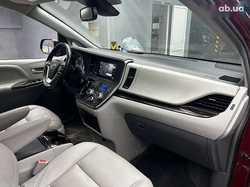 Toyota Sienna 2018 - фото 21