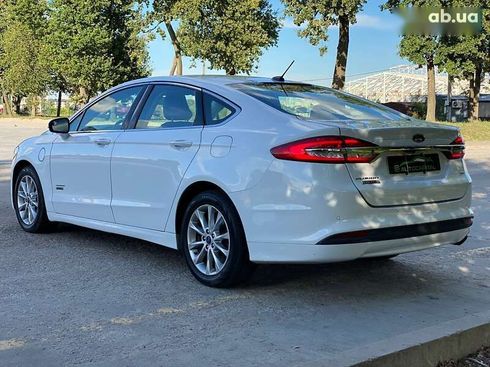 Ford Fusion 2017 - фото 9