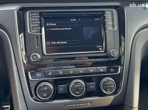 Volkswagen Passat 2018 - фото 25