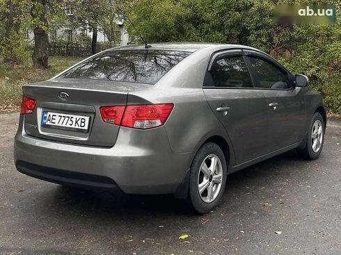 Kia Cerato 2011 - фото 9