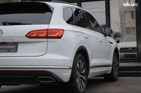 Volkswagen Touareg 2019 - фото 17