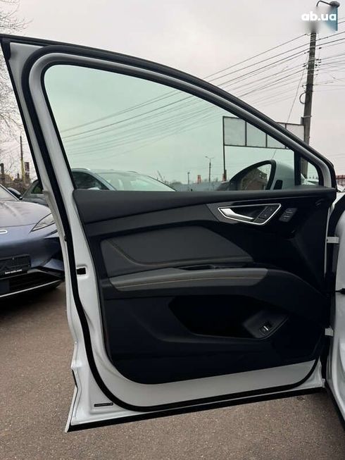 Audi Q4 e-tron 2023 - фото 17