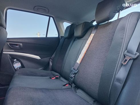 Suzuki SX4 2019 красный - фото 9