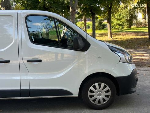 Renault Trafic 2018 белый - фото 13