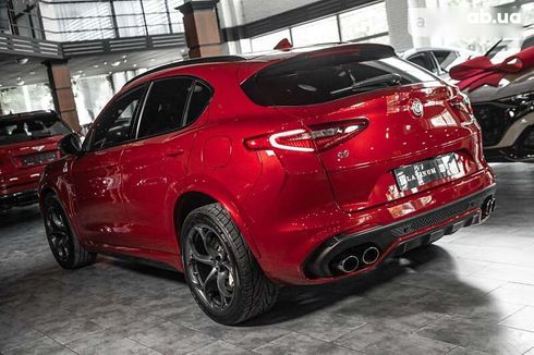 Alfa Romeo Stelvio 2018 - фото 9