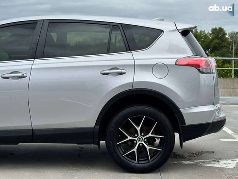 Toyota RAV4 2016 - фото 12