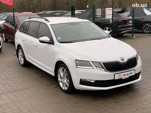 Skoda Octavia 2019 - фото 10