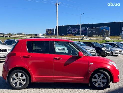 Suzuki Swift 2010 красный - фото 5