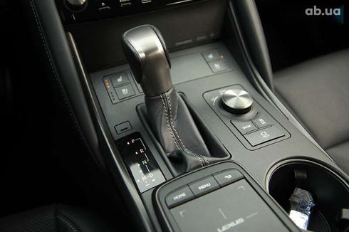 Lexus IS 2021 - фото 20