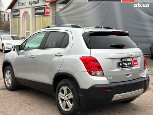 Chevrolet Trax 2016 серый - фото 11