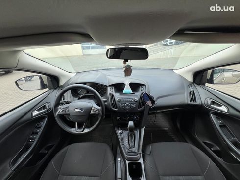 Ford Focus 2017 бежевый - фото 12