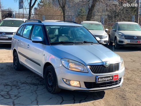 Skoda Fabia 2011 серый - фото 3