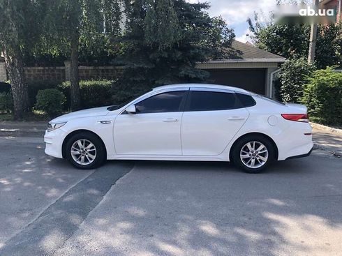 Kia K5 2017 - фото 4