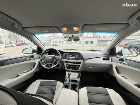 Hyundai Sonata 2016 серый - фото 15