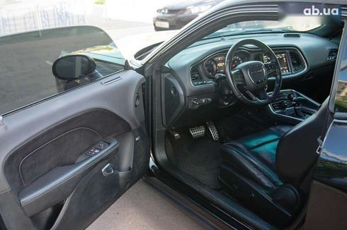 Dodge Challenger 2017 - фото 18