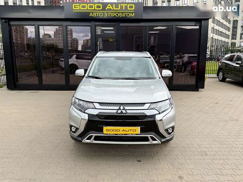 Mitsubishi Outlander 2023 - фото 2