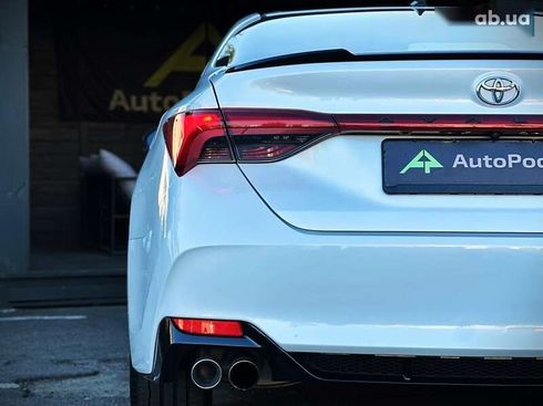 Toyota Avalon 2018 - фото 16