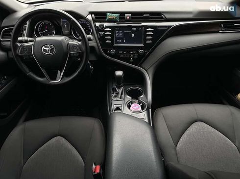 Toyota Camry 2019 - фото 15