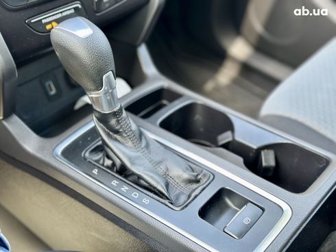 Ford Escape 2016 синий - фото 17