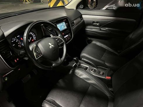 Mitsubishi Outlander 2013 - фото 23