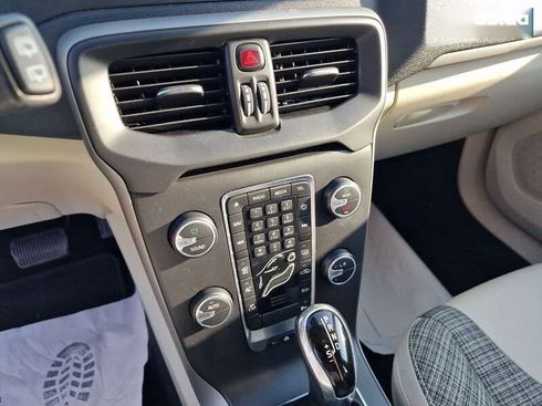 Volvo V40 2018 - фото 30