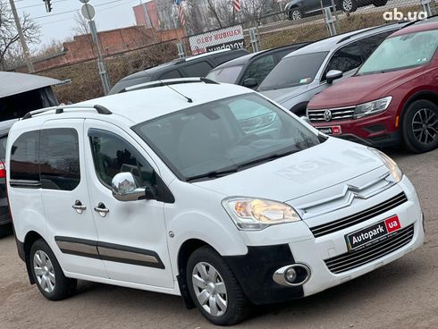 Citroёn Berlingo 2010 белый - фото 16