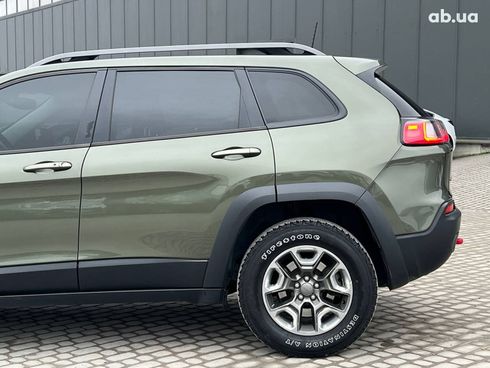 Jeep Cherokee 2018 зеленый - фото 10