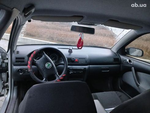 Skoda Octavia 2004 серый - фото 9