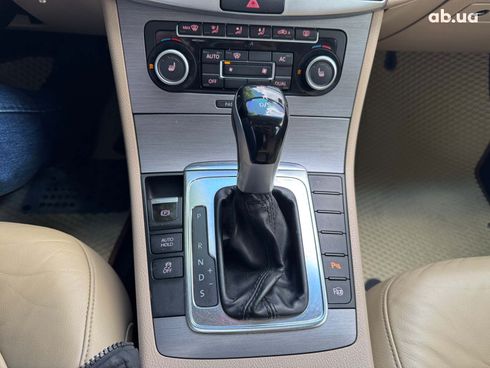 Volkswagen Passat 2011 черный - фото 16