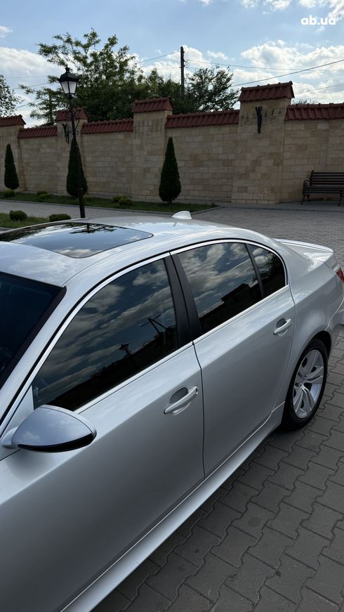 BMW 5 серия 2009 серебристый - фото 12