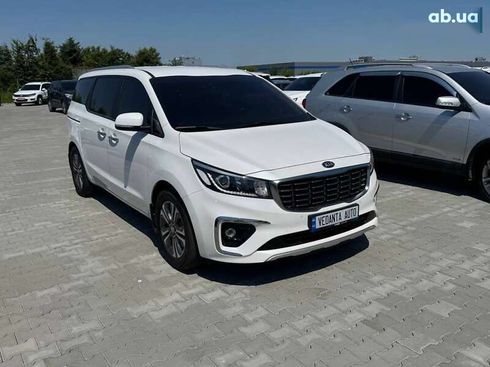 Kia Carnival 2019 - фото 4