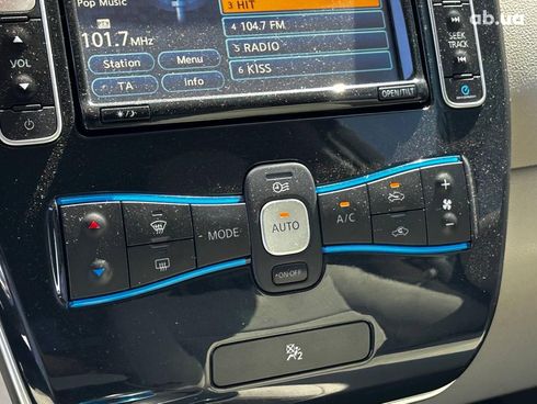 Nissan Leaf 2012 красный - фото 100