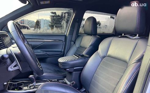 Mitsubishi Outlander 2020 - фото 9