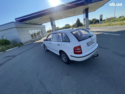 Skoda Fabia 2002 белый - фото 3
