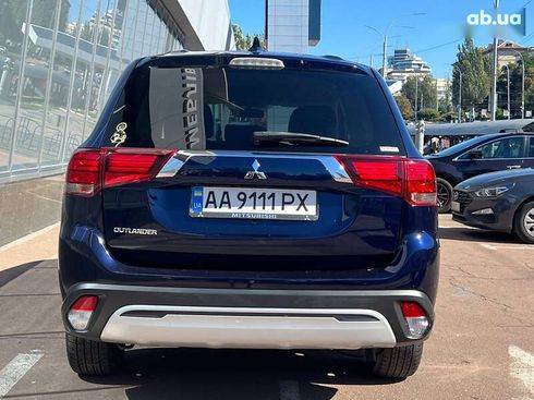 Mitsubishi Outlander 2020 - фото 6