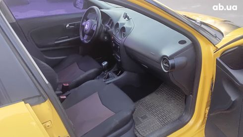 SEAT Ibiza 2008 желтый - фото 3