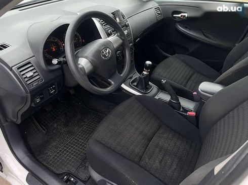 Toyota Corolla 2010 - фото 13