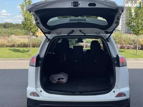 Toyota RAV4 2018 - фото 10