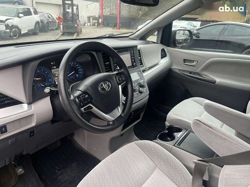 Toyota Sienna 2018 - фото 6