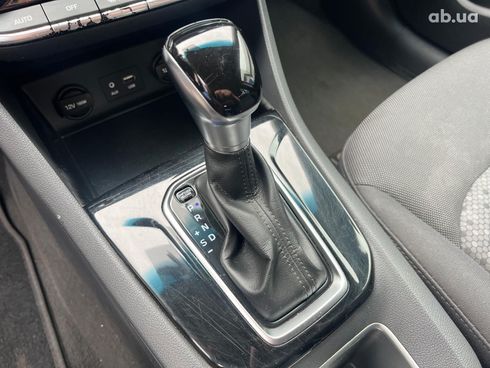 Hyundai Ioniq 2019 красный - фото 31
