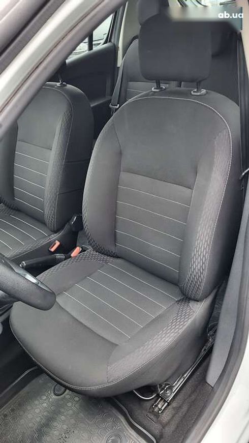 Renault Sandero 2020 - фото 22