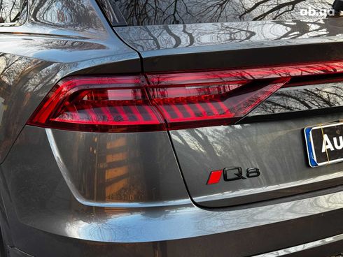 Audi Q8 2020 серый - фото 10