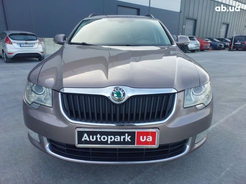 Skoda Superb 2010 коричневый - фото 2