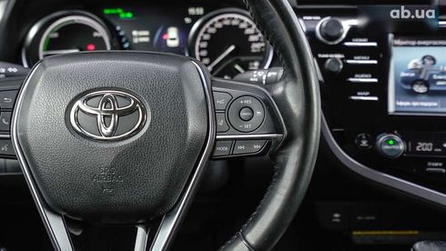 Toyota Camry 2020 - фото 19