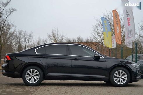 Volkswagen Passat 2021 - фото 25