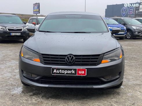 Volkswagen Passat 2012 серый - фото 2