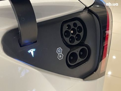 Tesla Model Y 2022 - фото 6