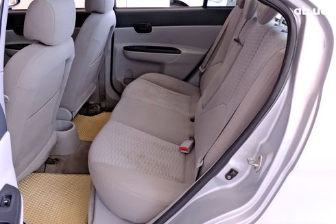 Hyundai Accent 2009 серебристый - фото 8