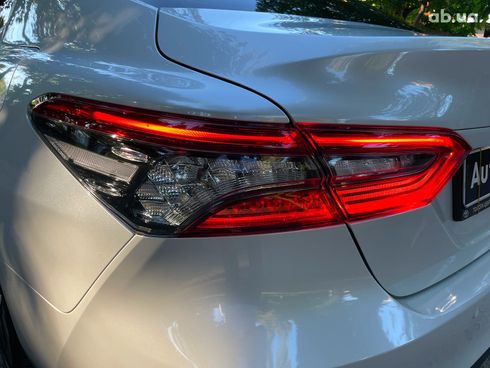 Toyota Camry 2022 белый - фото 44