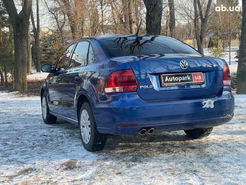 Volkswagen Polo 2018 синий - фото 9